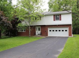 3837 Pembrooke Ln, Vestal, NY 13850