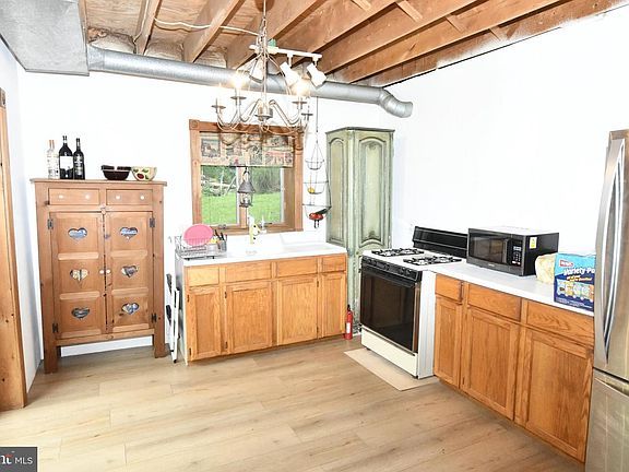 3rd image of 1832 Fernglen Dr