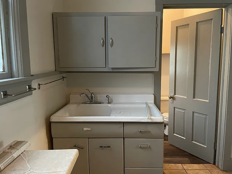 2033 N Cambridge Ave #2 — Photo 6