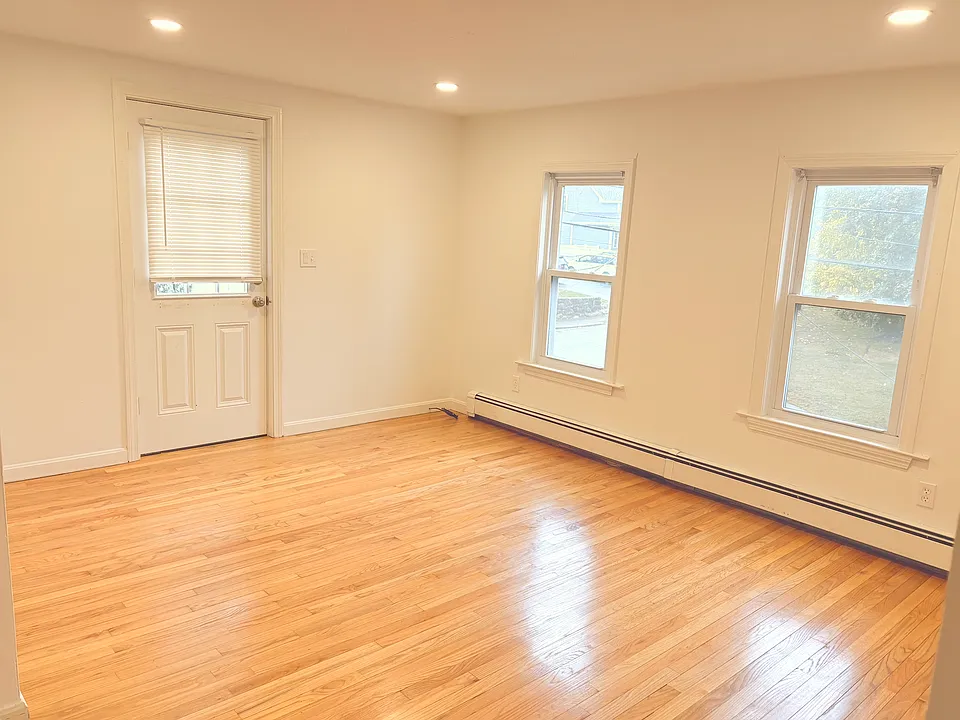 8 Percival St