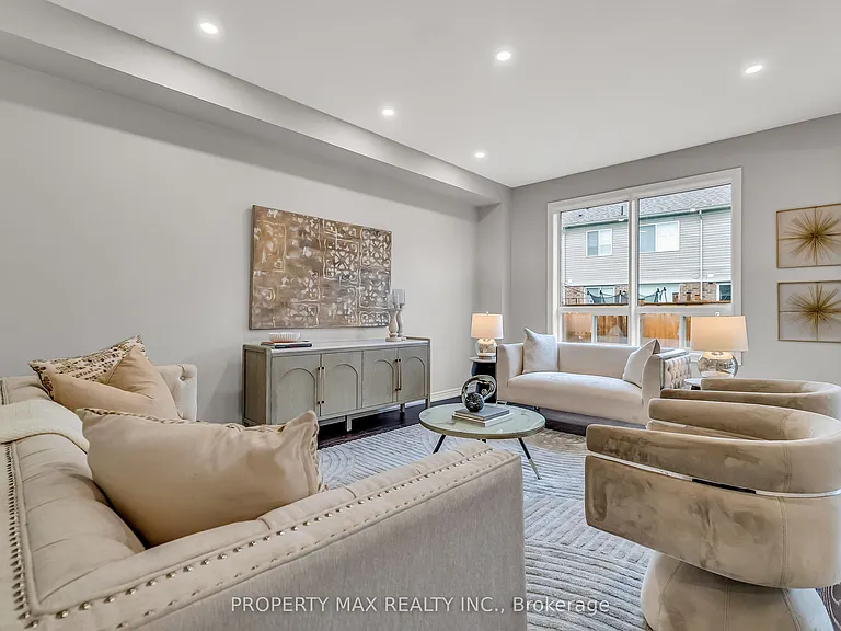 40 Britannia Ave E — Photo 5