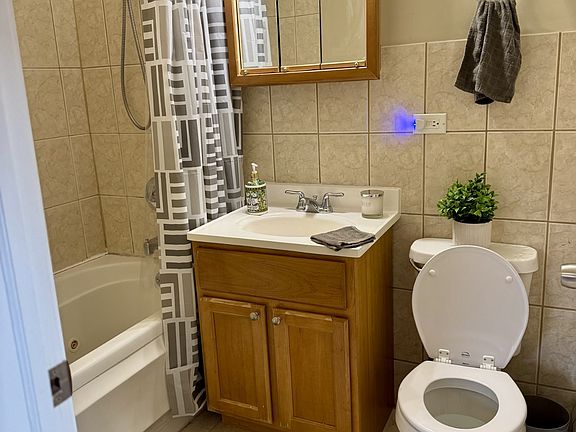 4th image of 2530 W Foster Ave APT 210