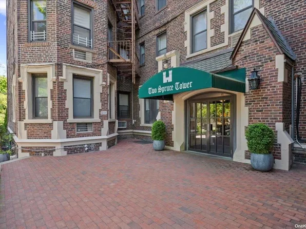 2 Spruce Street #3-E, Great Neck, NY 11021