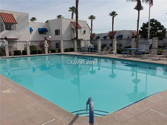 3rd image of 4111 Gannet Cir Unit 405