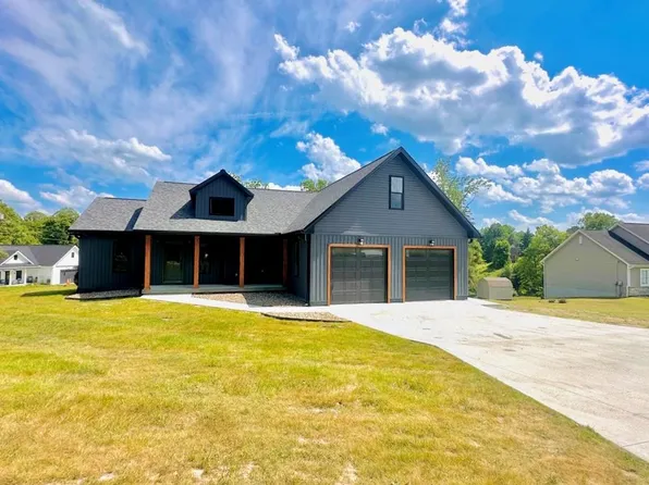 984 Gatewood Ave, Fayetteville, WV 25840