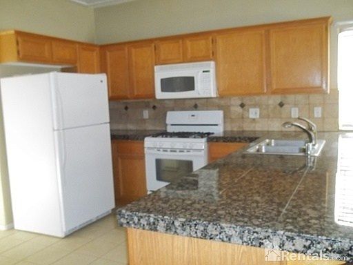 5th image of 3776 W Thornton Ave