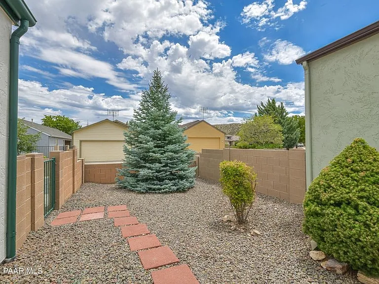 1079 N Hobble Strap St — Photo 28