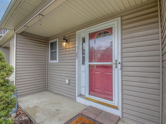 3rd image of 1123 Sunset Dr