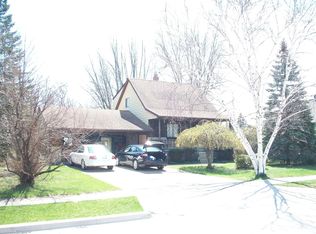 30759 Maplewood St, Garden City, MI 48135