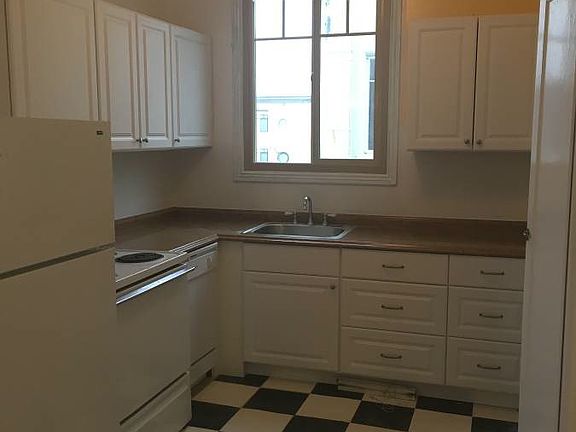 3rd image of 3640 Fillmore St APT 301