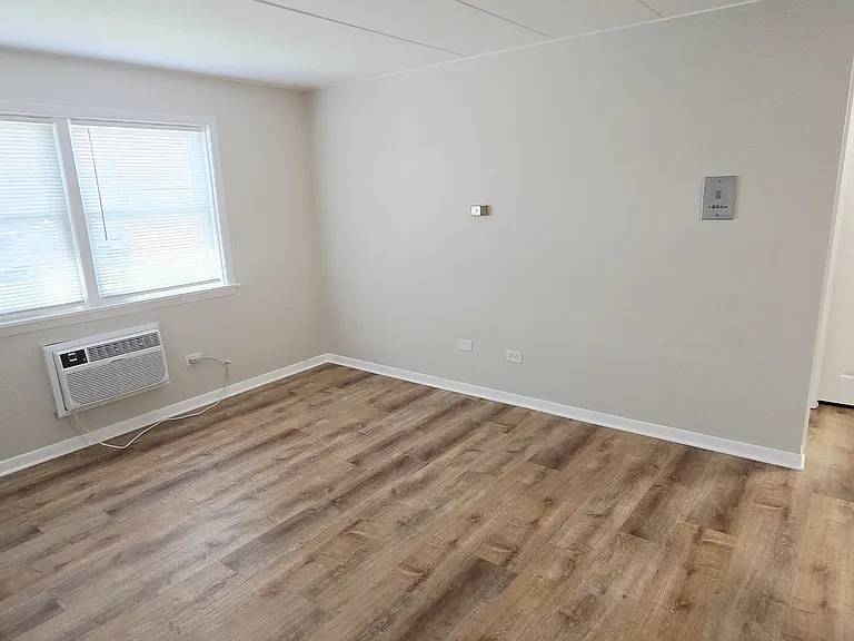 11013 S Lloyd Dr #4 — Photo 6
