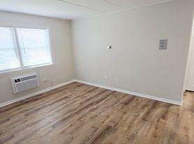 11013 S Lloyd Dr, Worth, IL