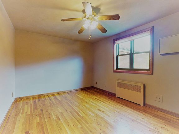 3rd image of 19936 21st Ave