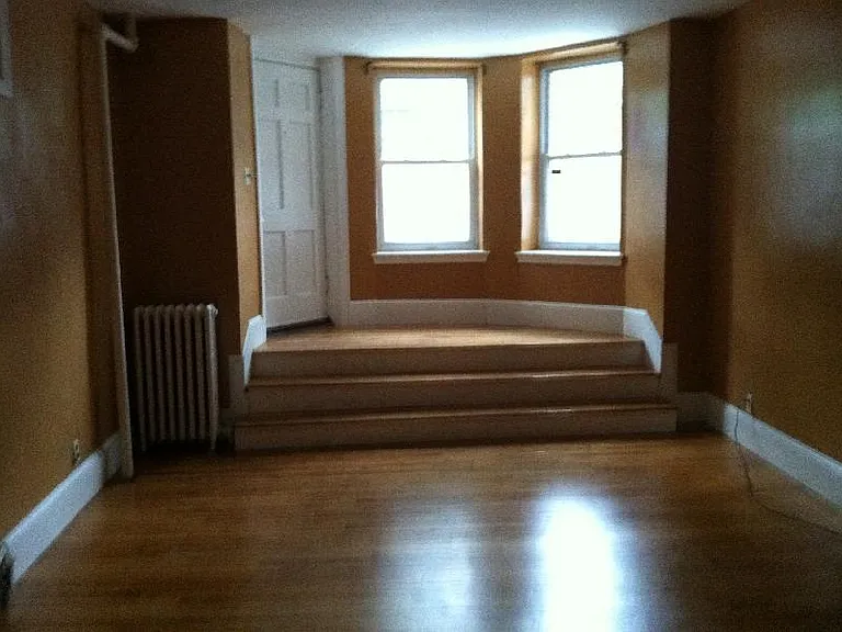 Beacon St — Photo 10