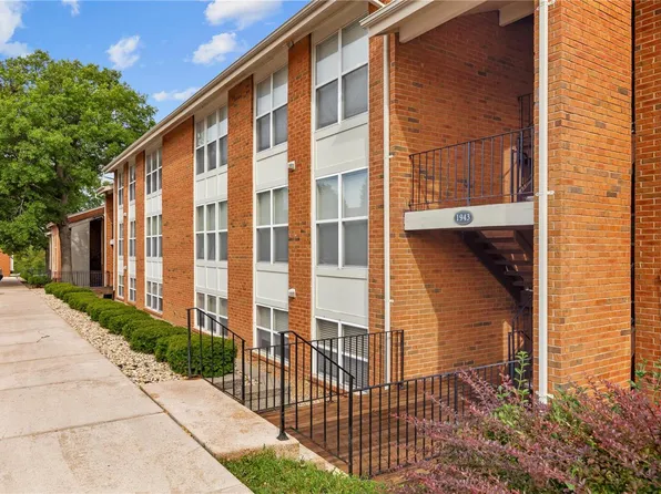 1943 Greenpoint Dr APT 301, Saint Louis, MO 63122