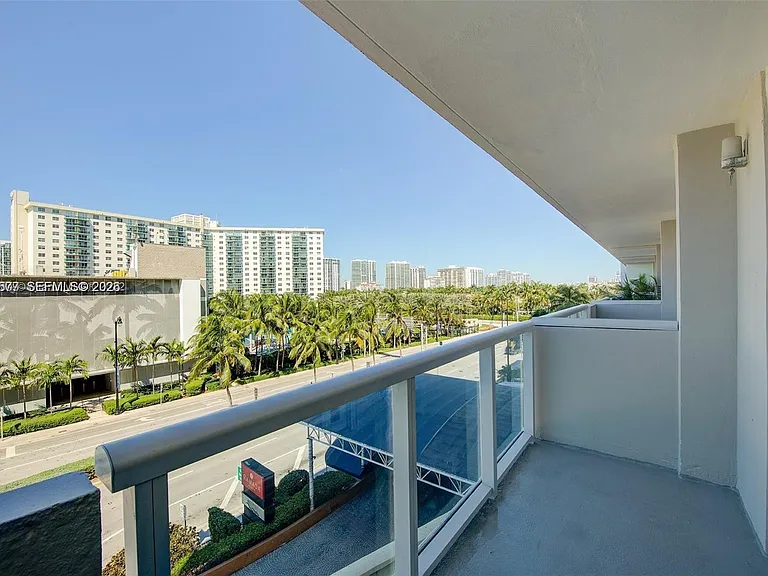 19201 Collins Ave #339 — Photo 13