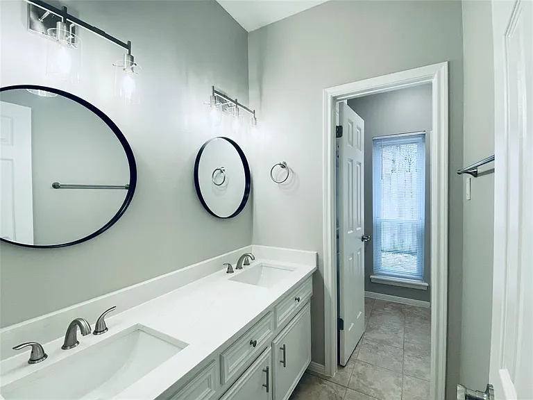 39 Silent Brook Pl — Photo 27