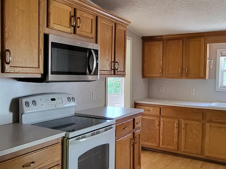 243 Chase Dr — Photo 6