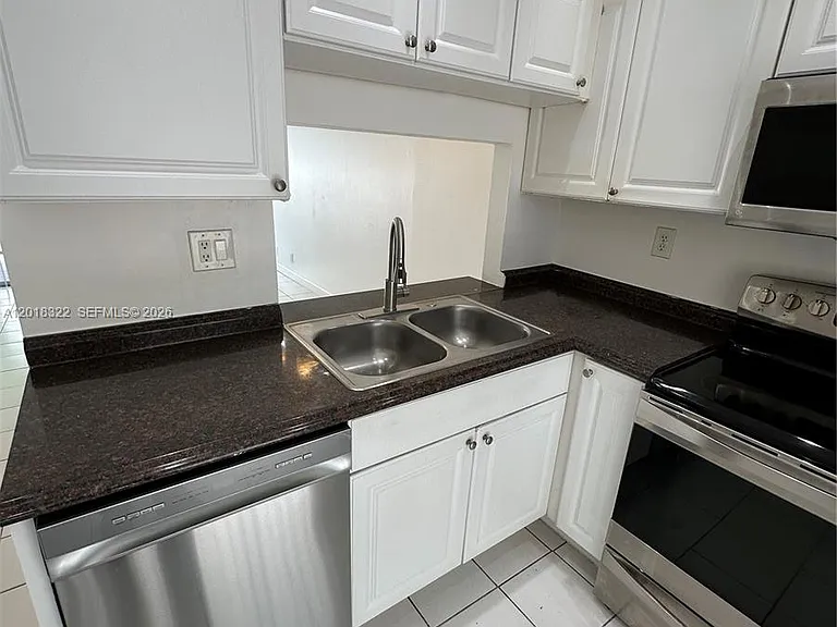 3005 NW 5th Ter #2 — Photo 3