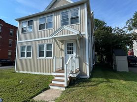 20 Orchard St, Northampton, MA