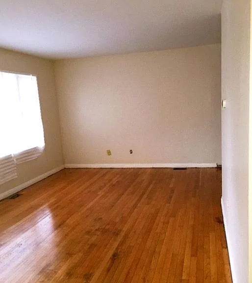 3421 W Weaver Rd — Photo 4