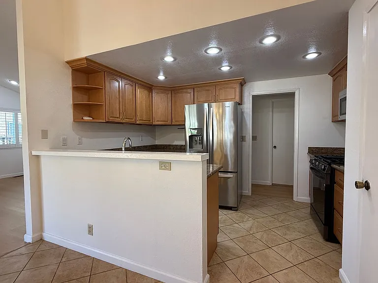 3257 Tenley Dr — Photo 9