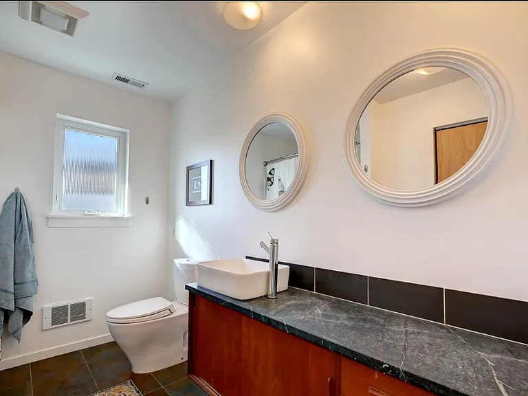 Twin Lakes Dr — Photo 4
