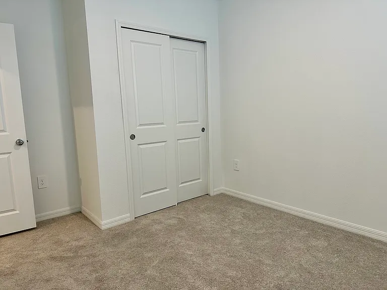534 Wayland Dr — Photo 16