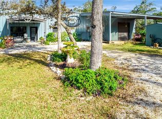 206 Private Road 2843, Edna, TX 77957