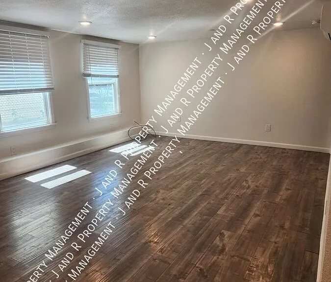 813 V St — Photo 6