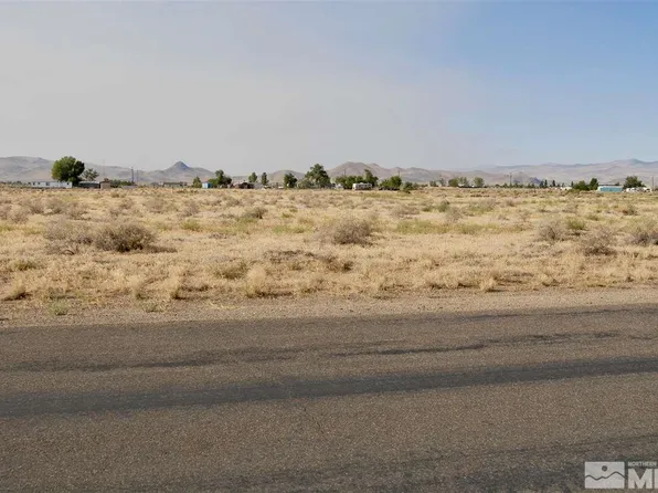 1595 E 9th St, Silver Springs, NV 89429
