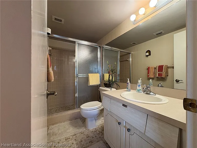 2131 Lakeview Dr #908 — Photo 22
