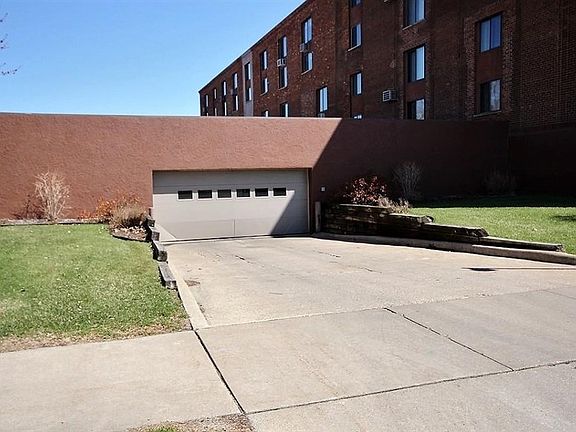 2nd image of 1501 Rose St APT 26