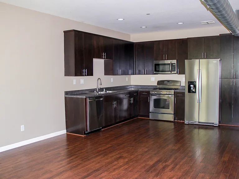859 Graphite Ln — Photo 3