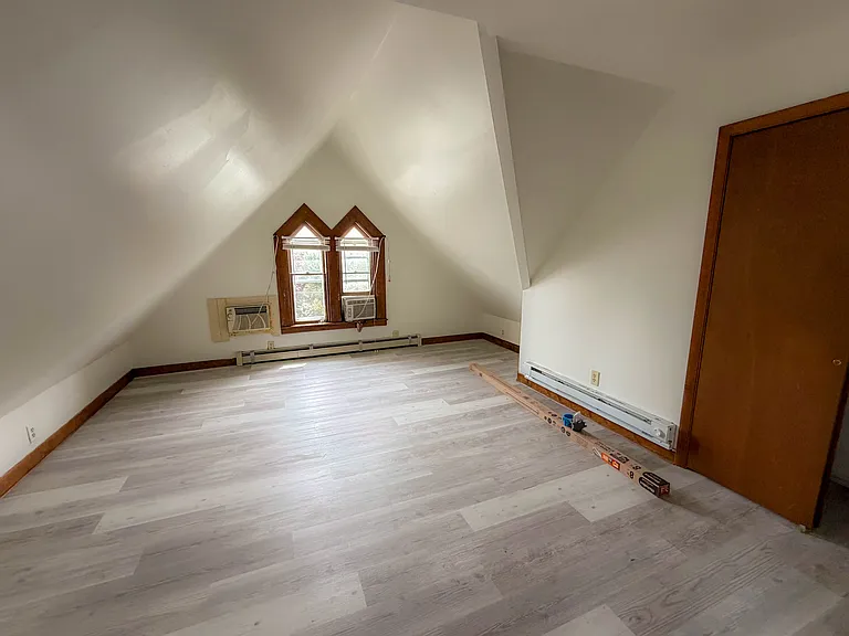 32 Everett St #3L — Photo 8