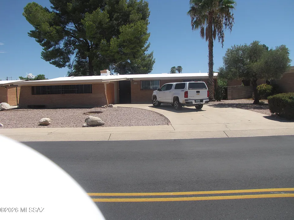 2109 S Camino Seco