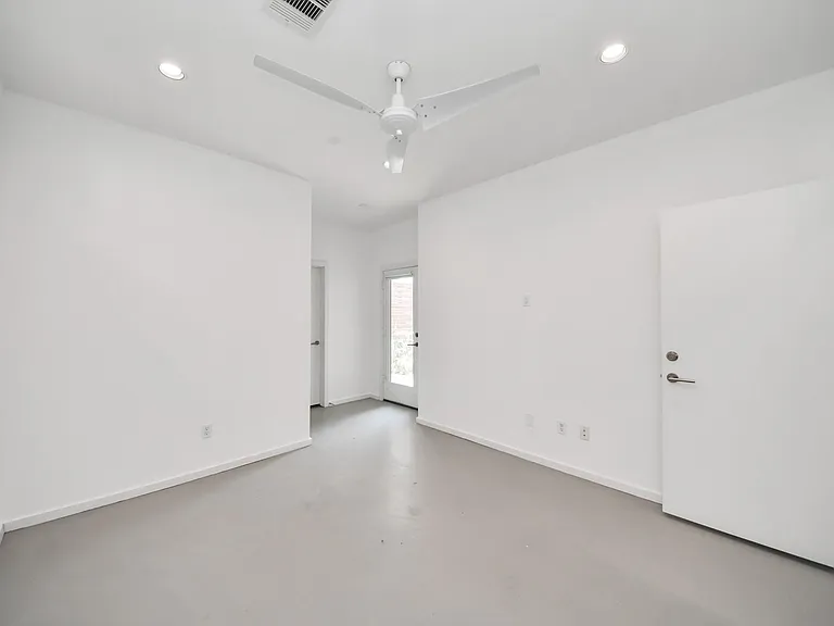 1823 Southmore Blvd — Photo 7