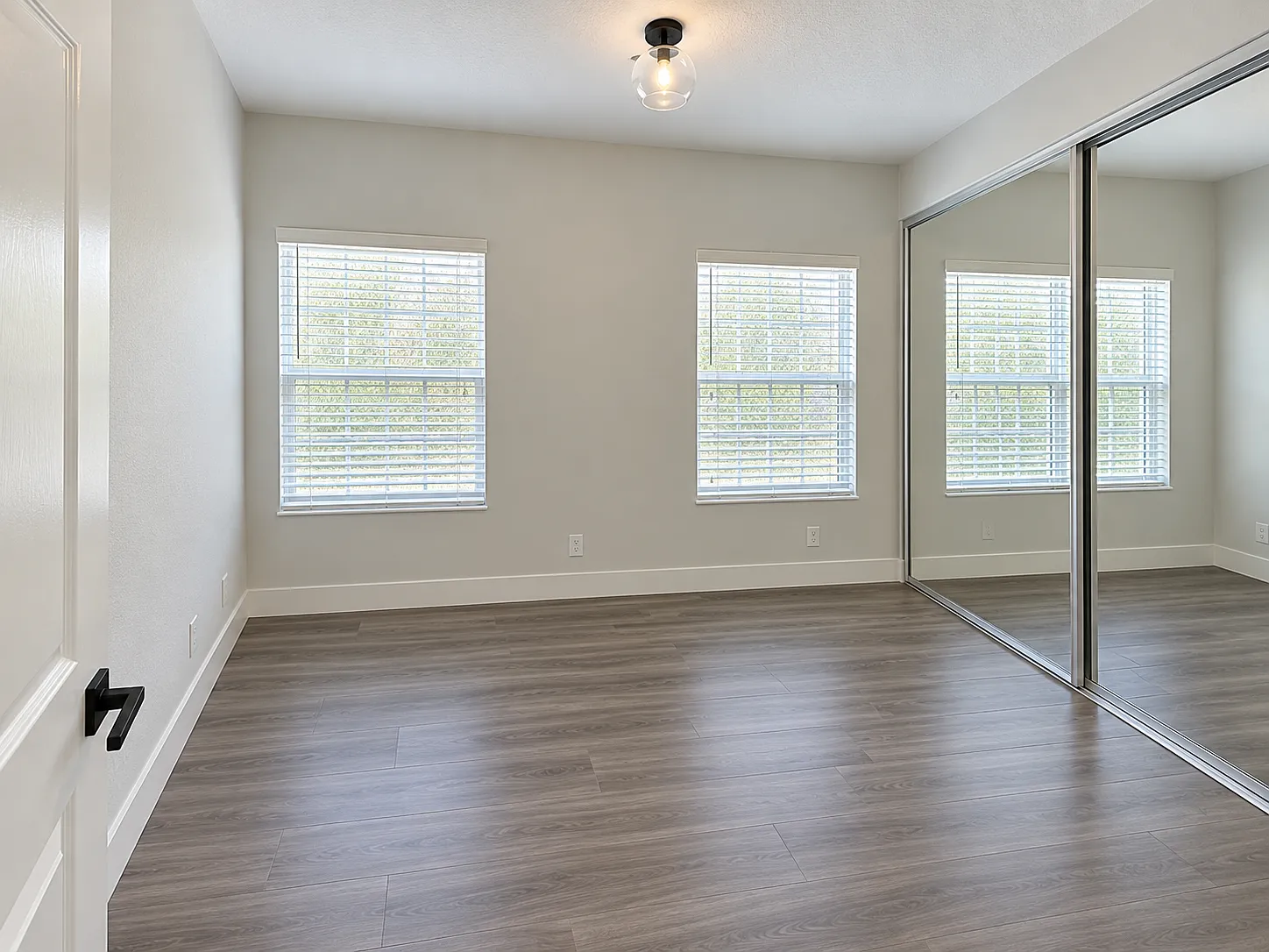 3 bed, 1322 sqft, $1,300 — Photo 2
