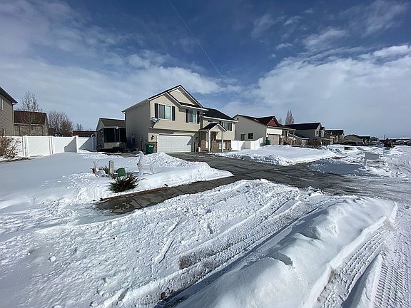 4th image of 3647 E Silverstone Dr