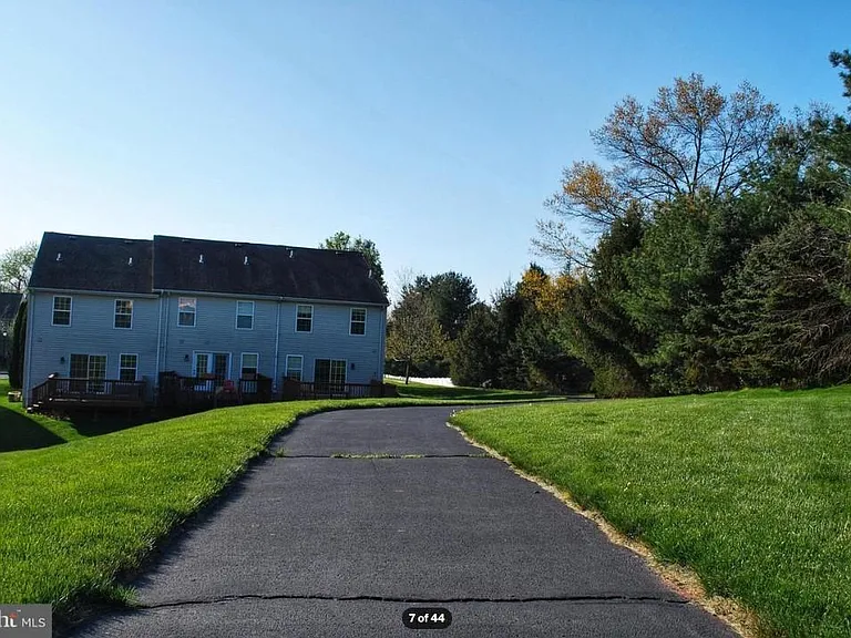 126 Fairway Dr — Photo 33