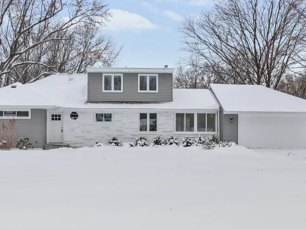 19 Mission Ln, Bloomington, MN 55420