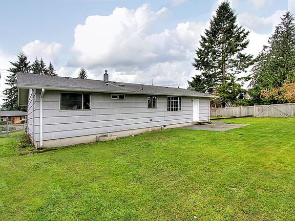 3rd image of 951 138th St E