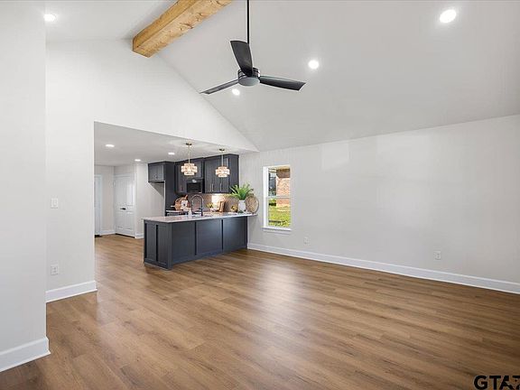 5th image of 405 Short St