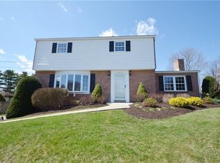 238 Greenwood Dr, Cranberry Township, PA 16066