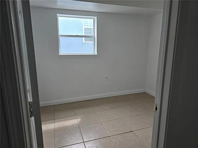 3718 Franklin Ave — Photo 8