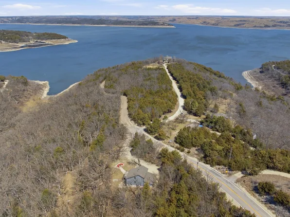 7001 Mill Cove Dr, Manhattan, KS 66503