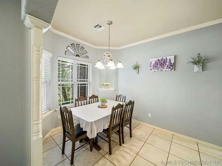 26545 Foxen Dr — Photo 7