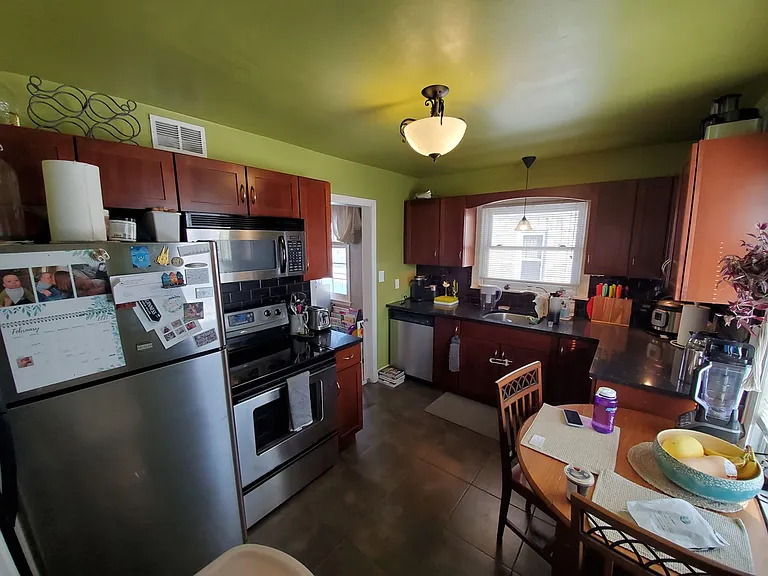 4248 S Pine Ave — Photo 9