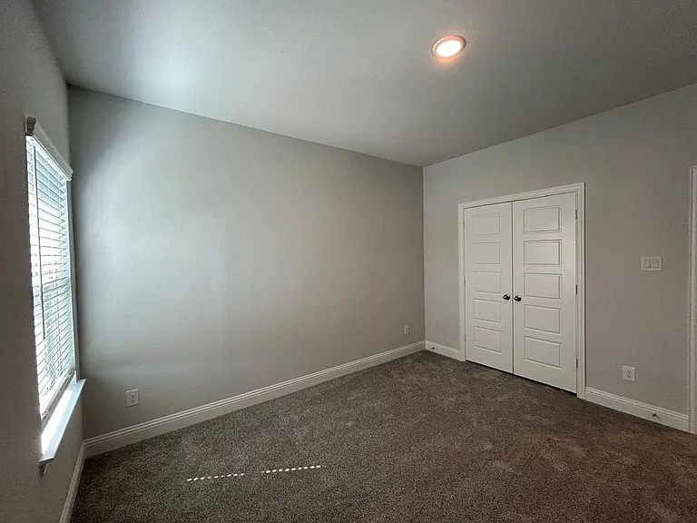 9008 Guadalupe St — Photo 38