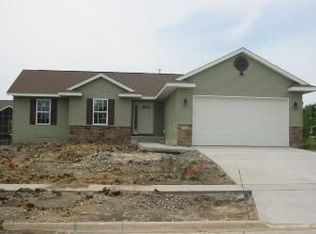 14 Thistle Ct, Iowa City, IA 52240